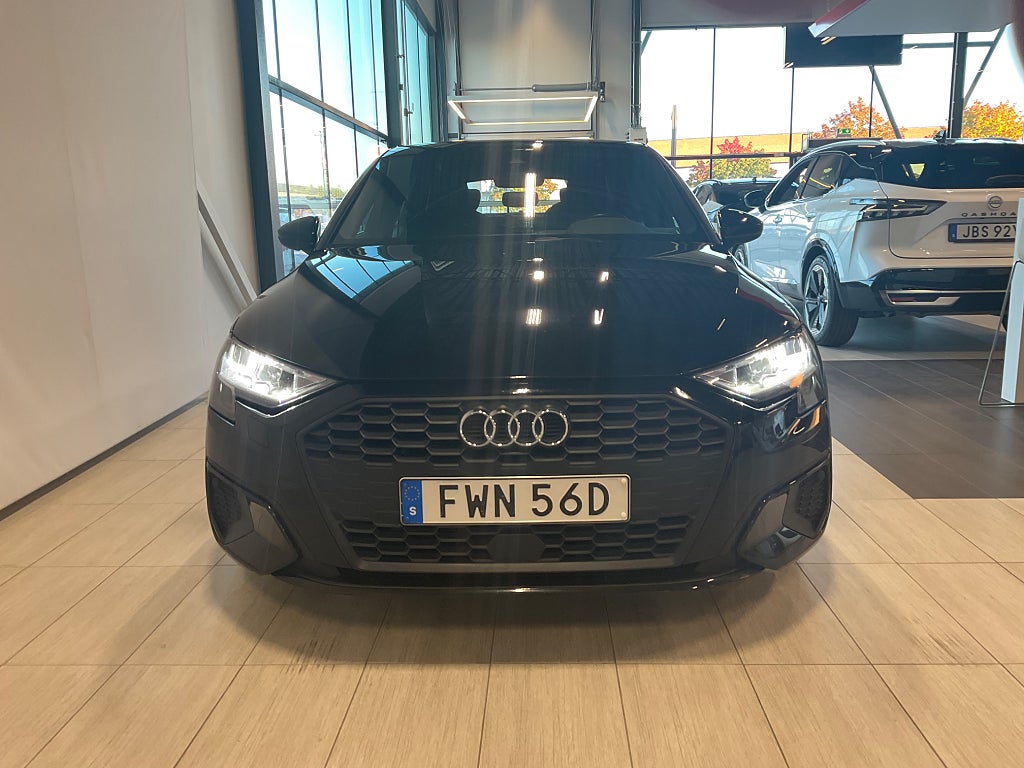 Audi A3 2022 - miniatyr 2