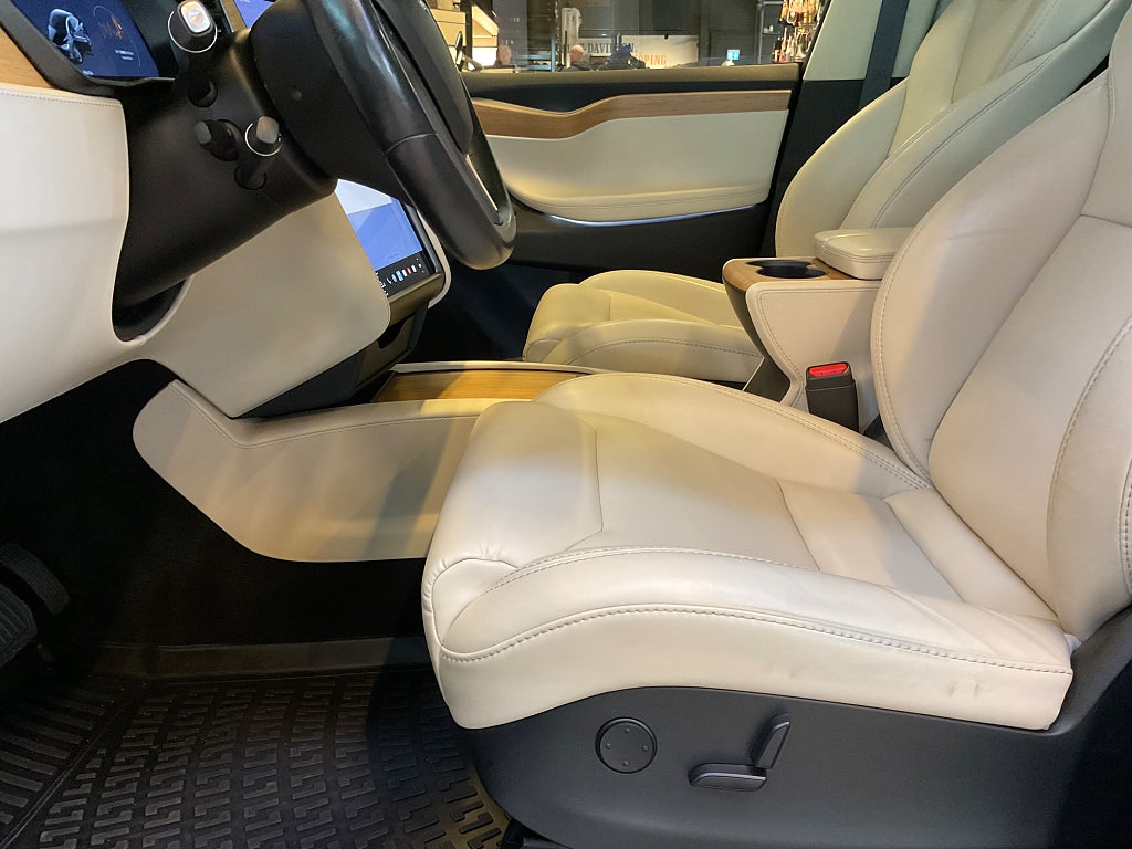 Tesla Model X 2019 - miniatyr 10