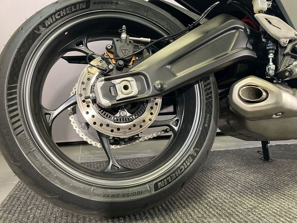 Triumph Daytona 2024 - miniatyr 18