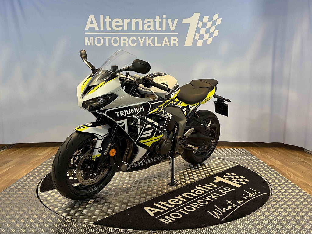 Triumph Daytona 2024 - miniatyr 6