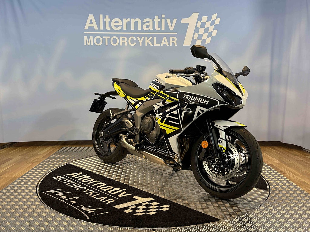 Triumph Daytona 2024 - miniatyr 8