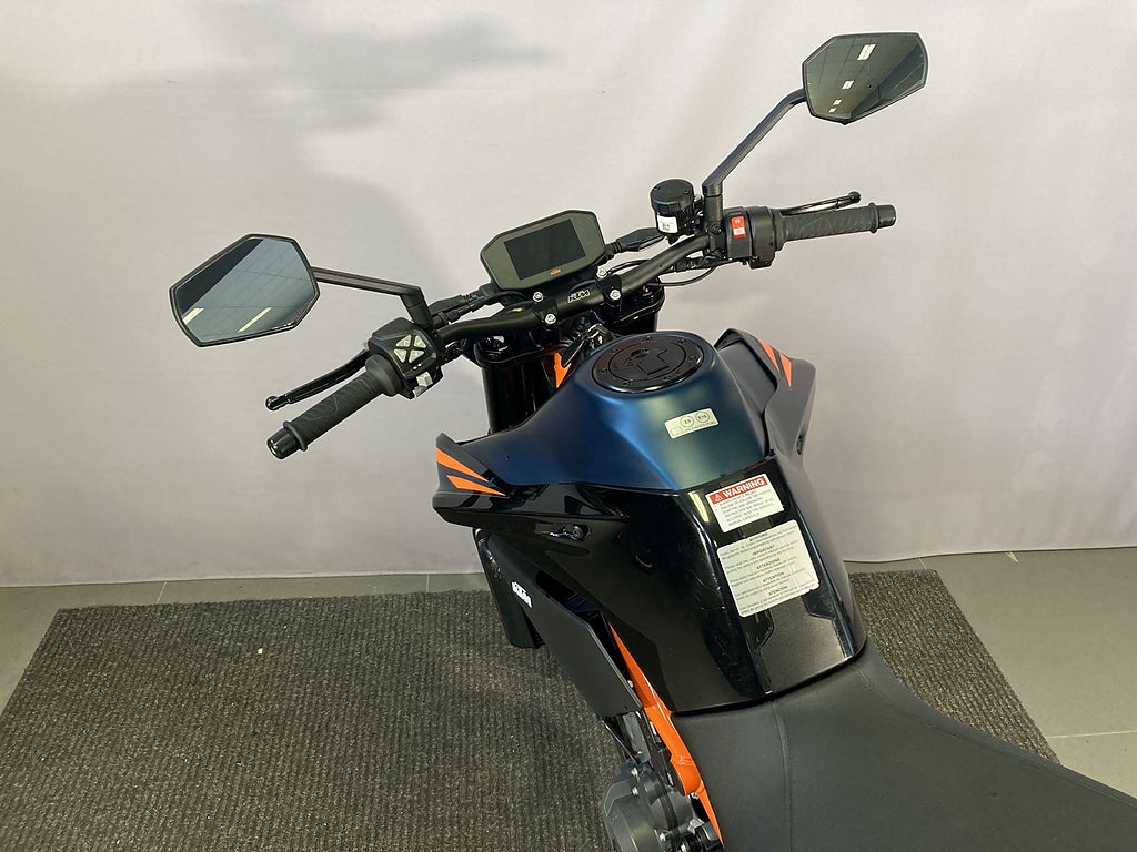 KTM 890 2022 - miniatyr 13