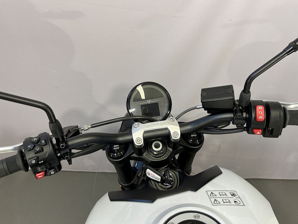 Triumph TRIDENT 2026 - miniatyr 14