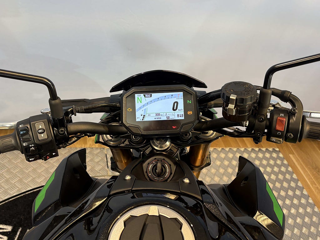 Kawasaki Z900 2024 - miniatyr 15