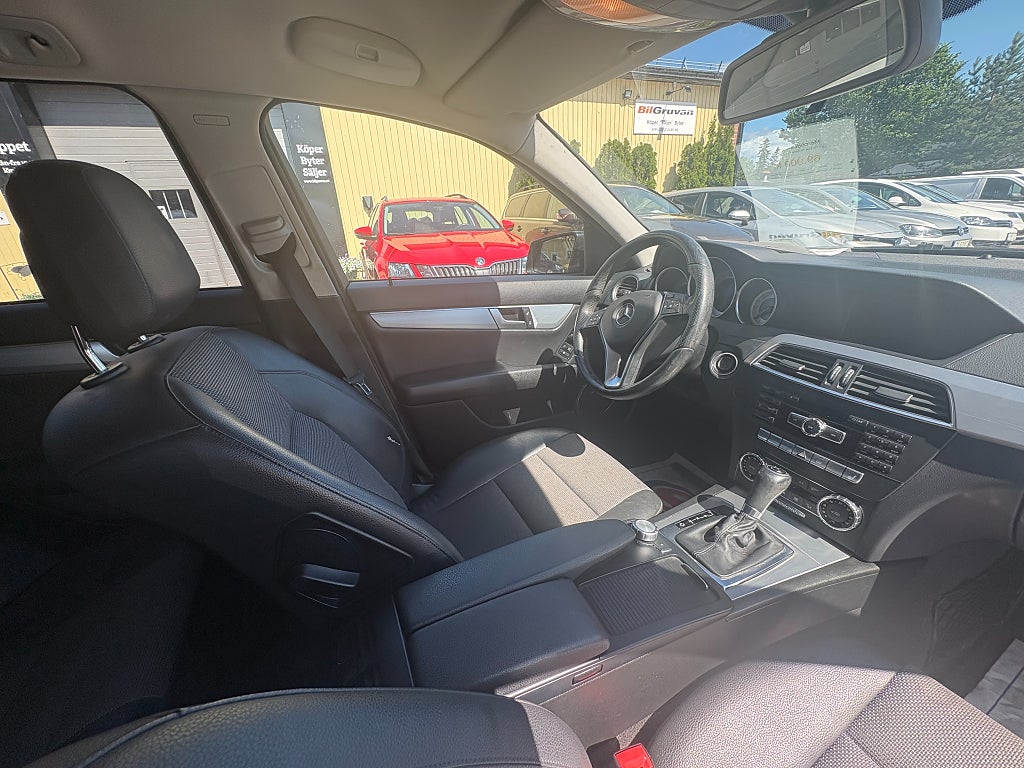 Mercedes-Benz C220 2012 - miniatyr 5