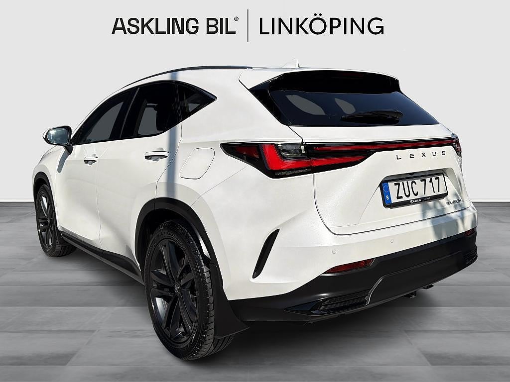 Lexus NX 2025 - miniatyr 2