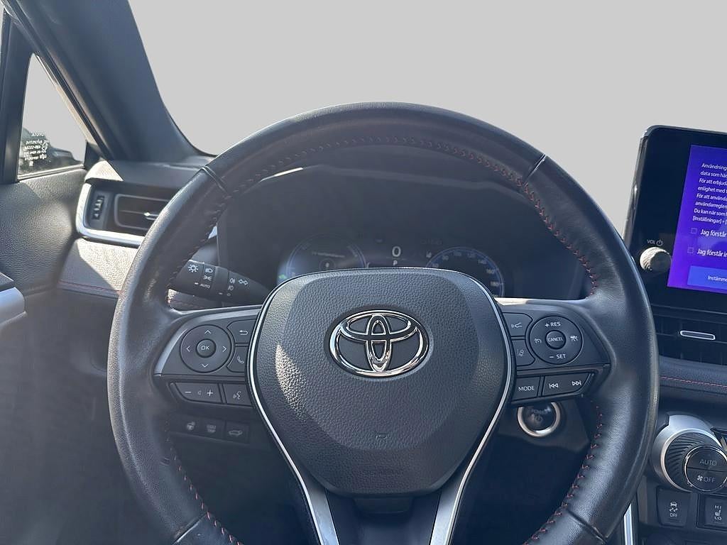 Toyota RAV4 2023 - miniatyr 8
