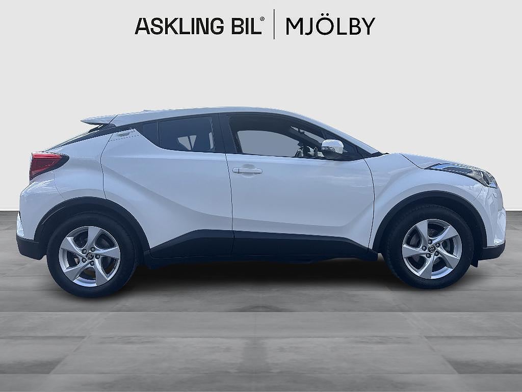 Toyota C-HR 2017 - miniatyr 4