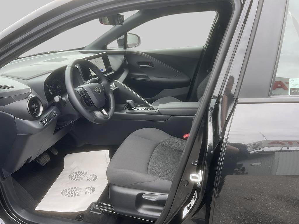 Toyota C-HR 2025 - miniatyr 6