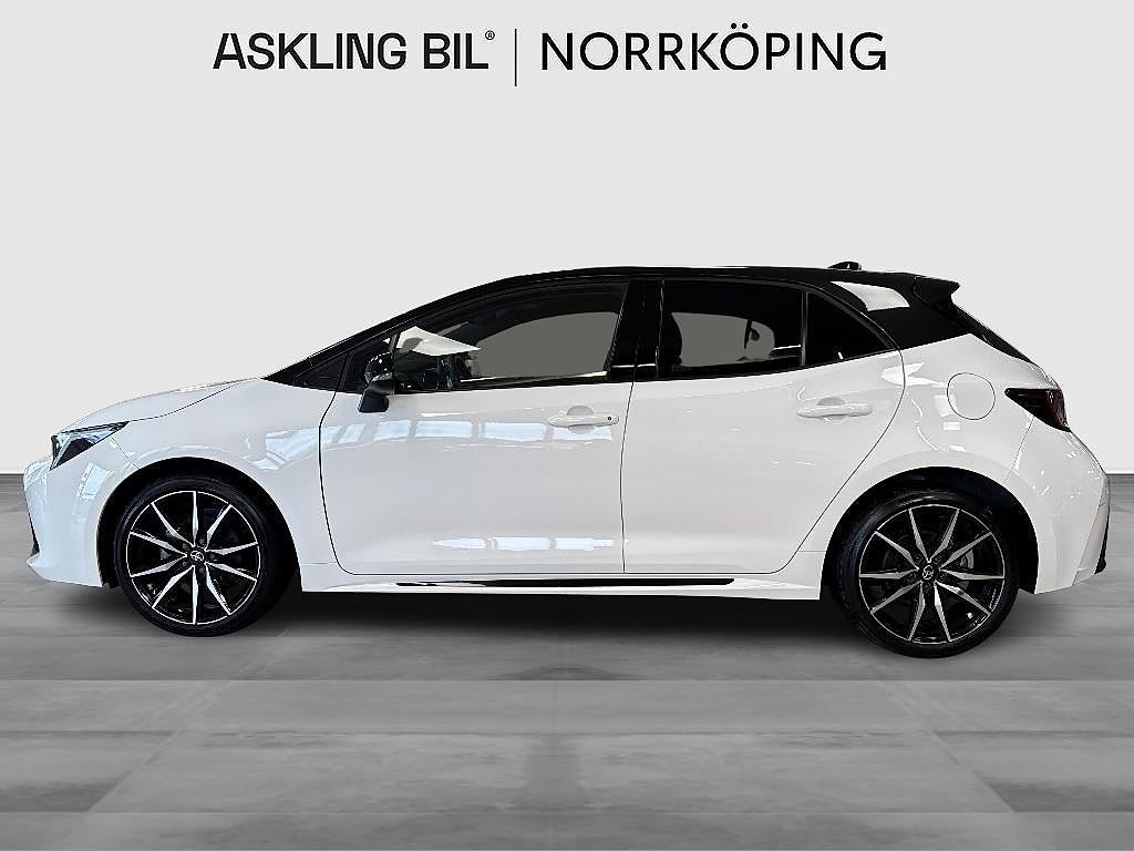 Toyota Corolla 2023 - miniatyr 3