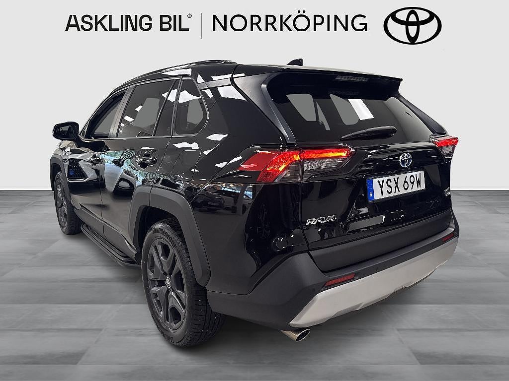 Toyota RAV4 2023 - miniatyr 3