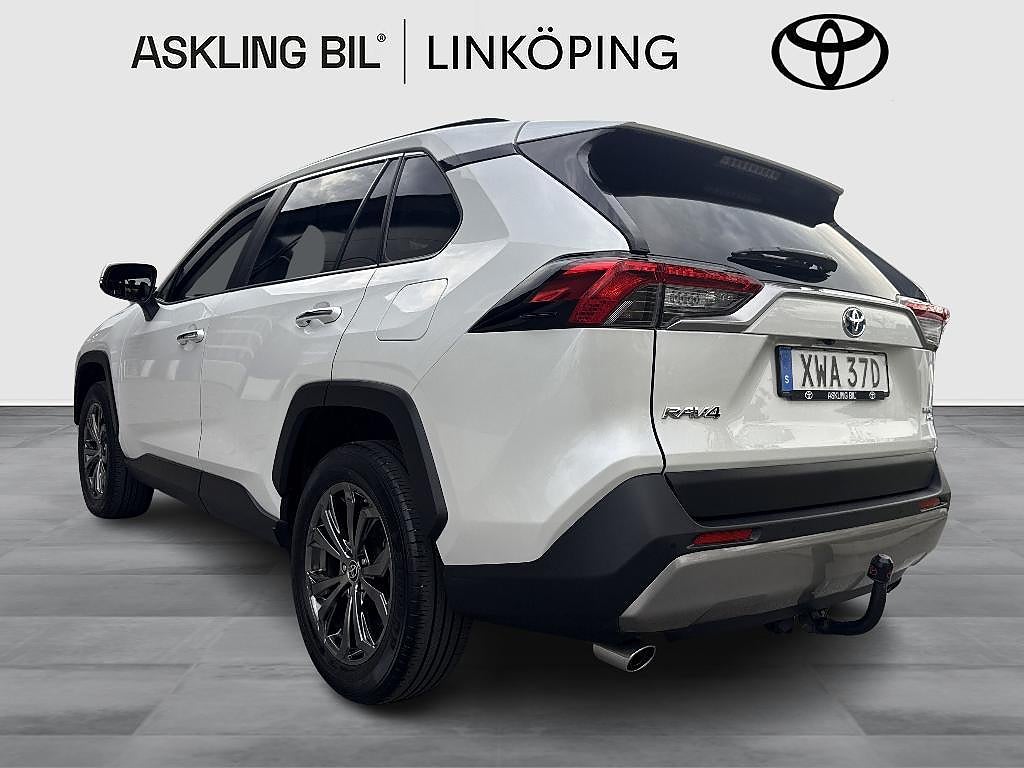 Toyota RAV4 2023 - miniatyr 3
