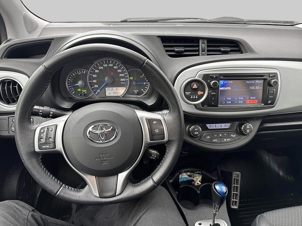Toyota Yaris 2012 - miniatyr 7