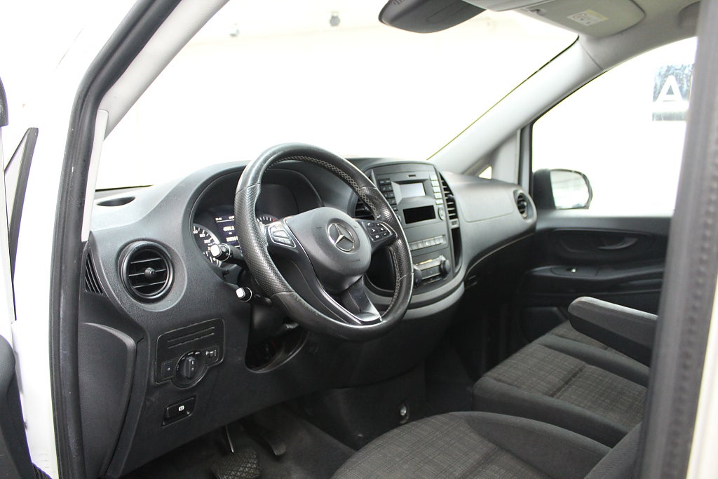 Mercedes-Benz Vito 2018 - miniatyr 11