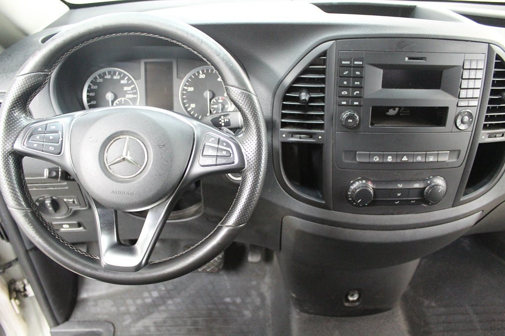 Mercedes-Benz Vito 2018 - miniatyr 9