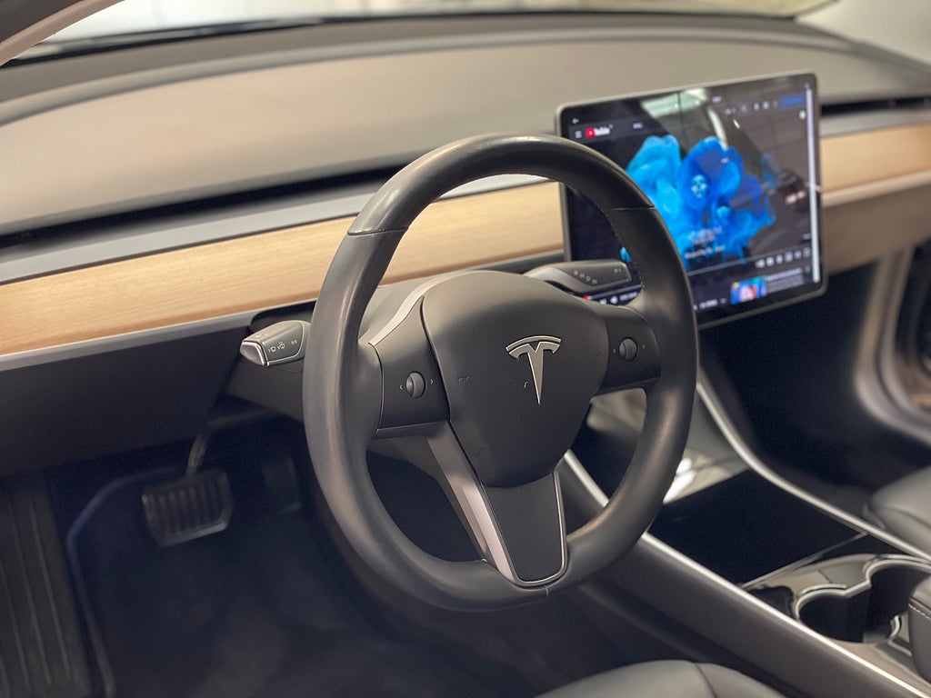 Tesla Model 3 2019 - miniatyr 6