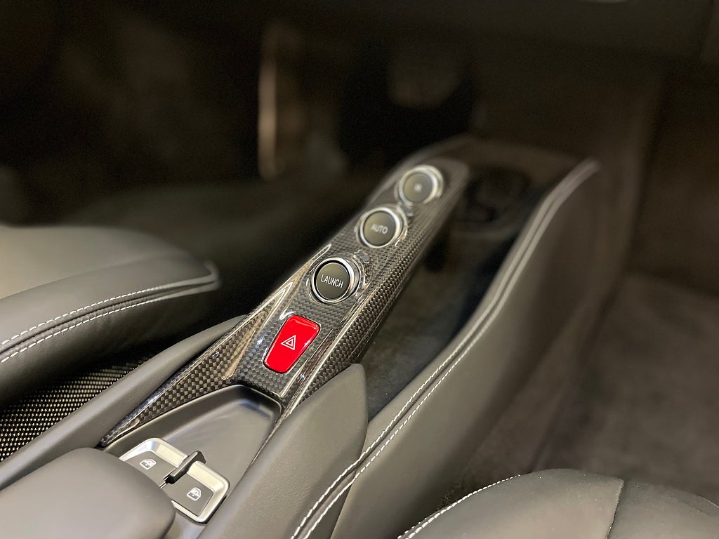 Ferrari F8 Tributo 2020 - miniatyr 11