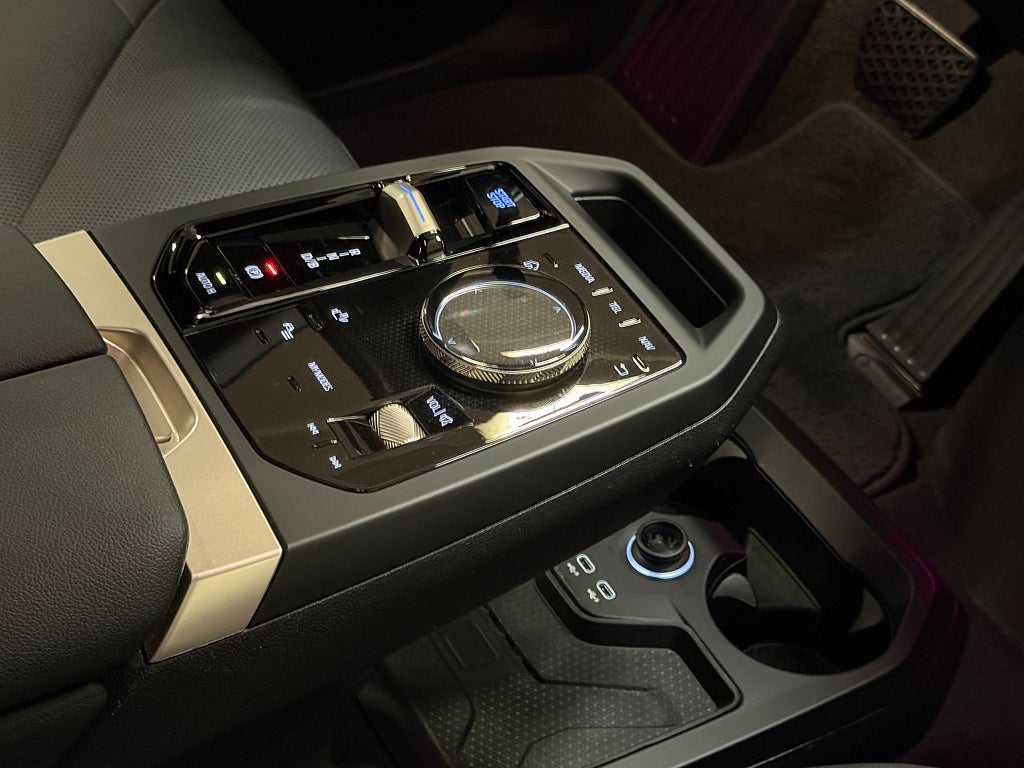 BMW iX 2023 - miniatyr 13