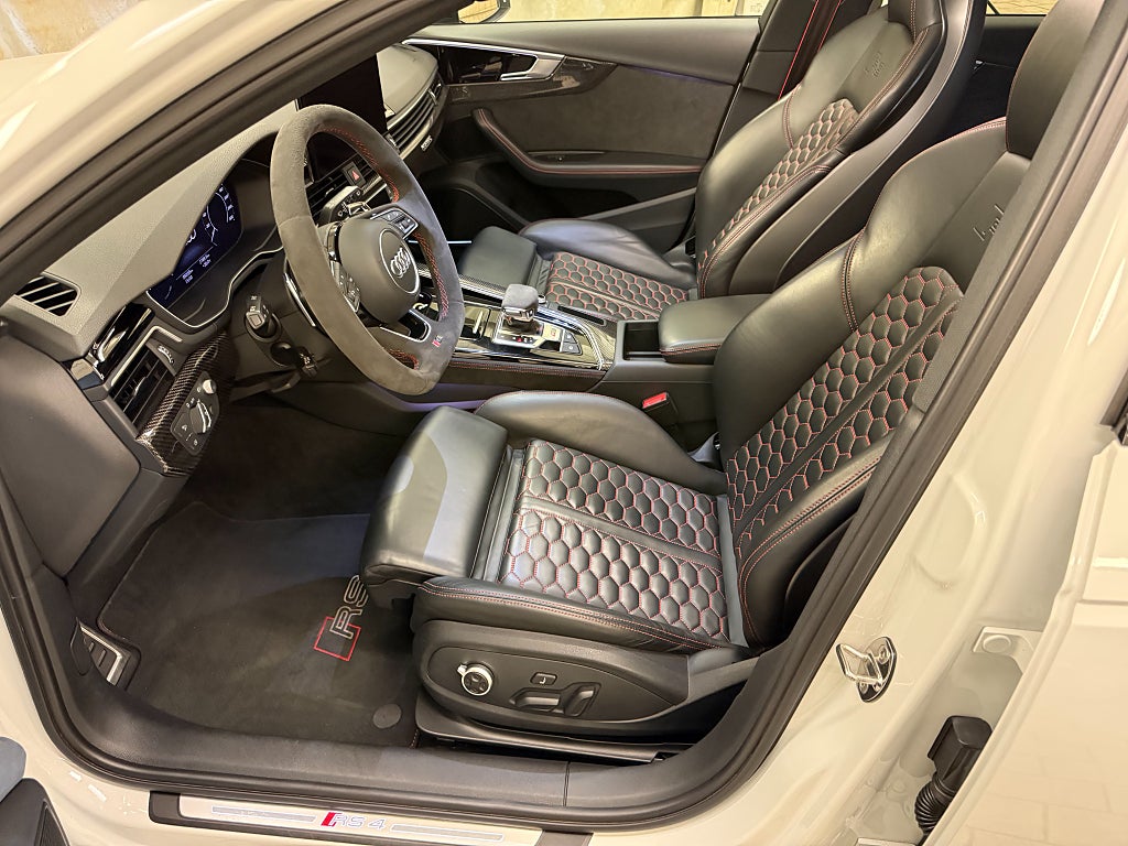 Audi RS4 2020 - miniatyr 9