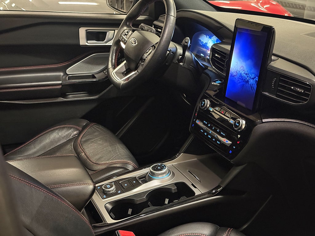 Ford Explorer 2021 - miniatyr 10