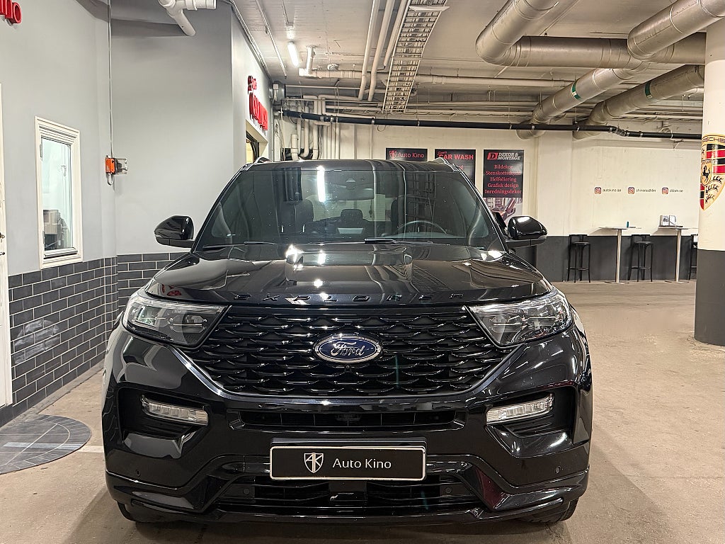 Ford Explorer 2021 - miniatyr 3