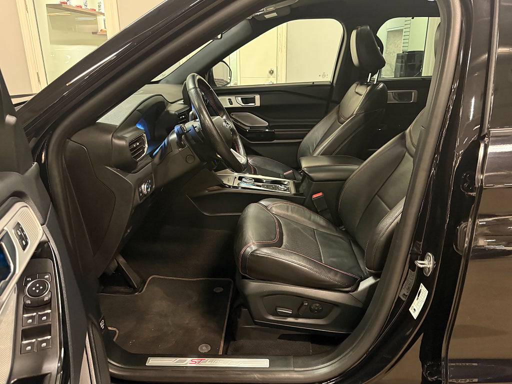 Ford Explorer 2021 - miniatyr 6