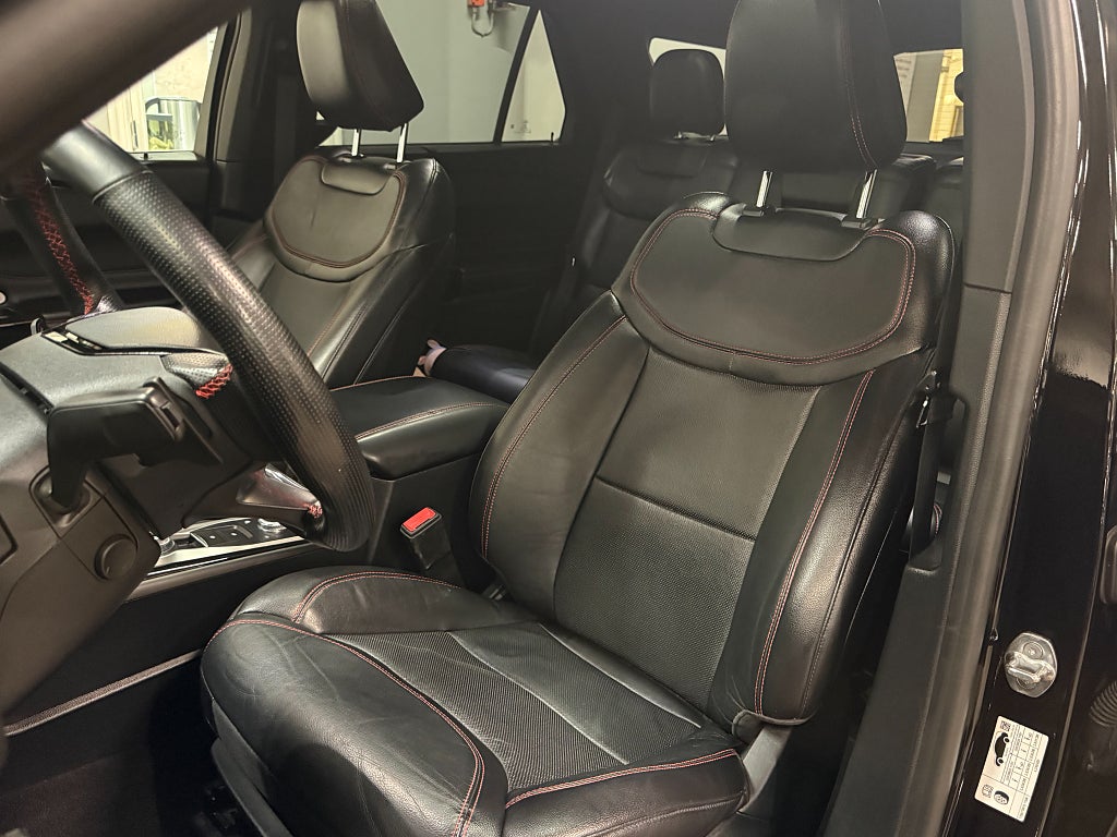 Ford Explorer 2021 - miniatyr 7