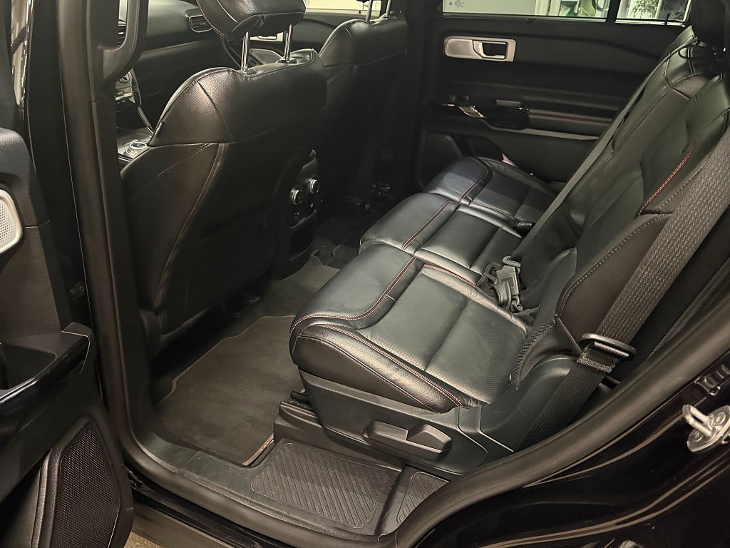 Ford Explorer 2021 - miniatyr 8