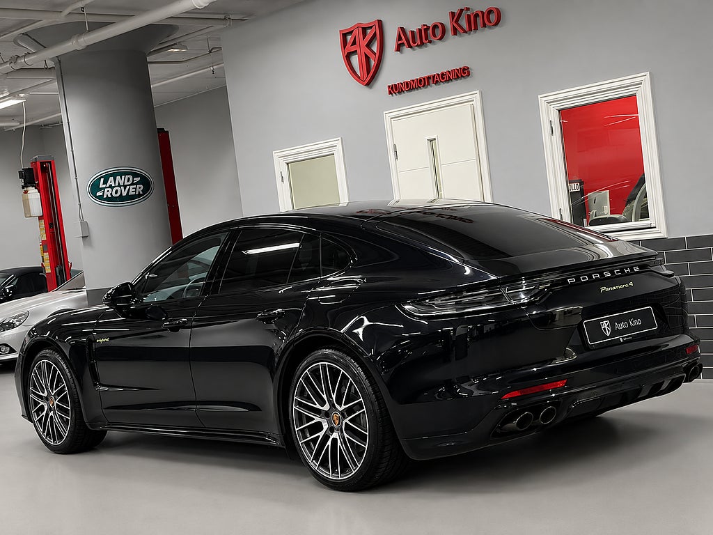 Porsche Panamera 2021 - miniatyr 2