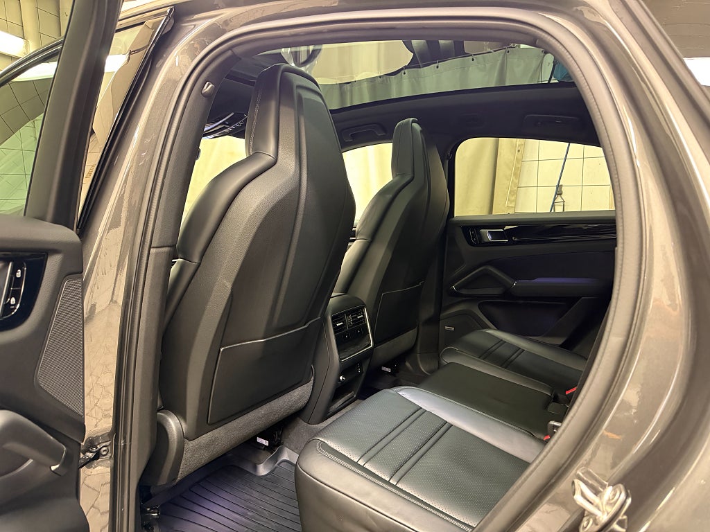Porsche Cayenne 2021 - miniatyr 10