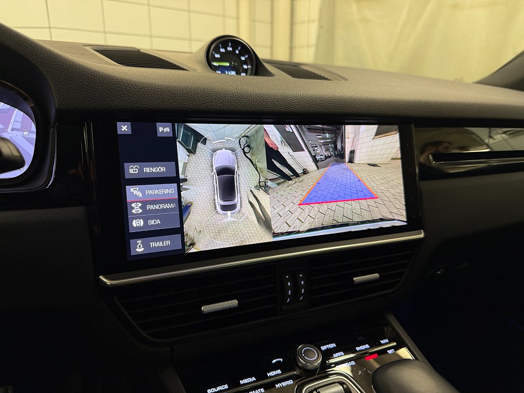 Porsche Cayenne 2021 - miniatyr 19