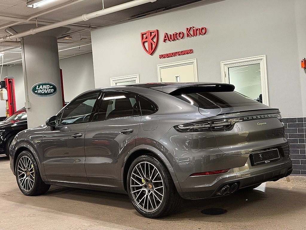 Porsche Cayenne 2021 - miniatyr 2