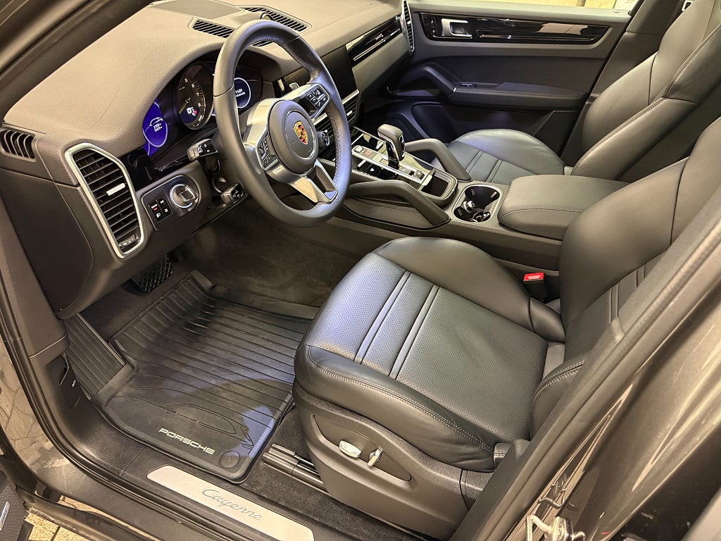 Porsche Cayenne 2021 - miniatyr 6