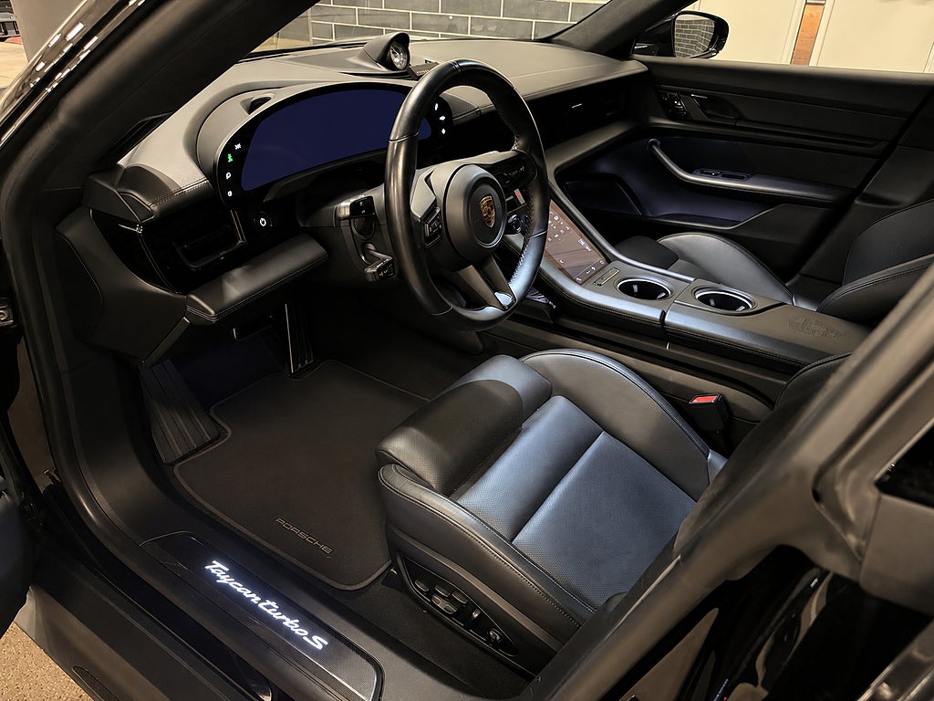 Porsche Taycan 2020 - miniatyr 6