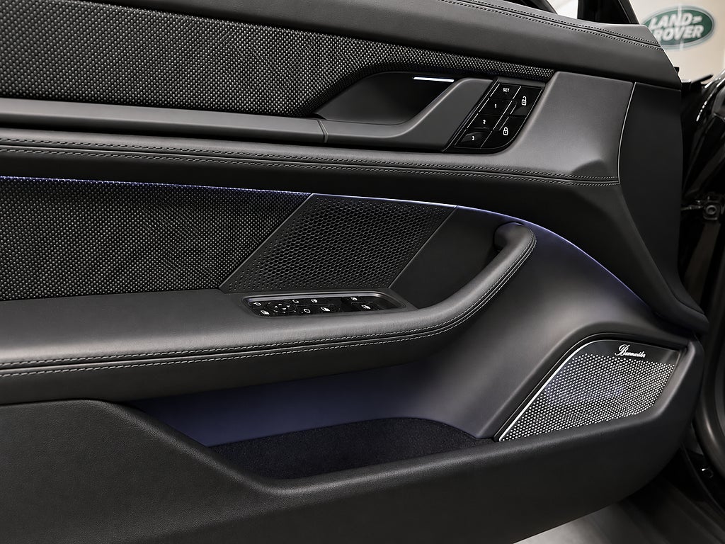 Porsche Taycan 2020 - miniatyr 7