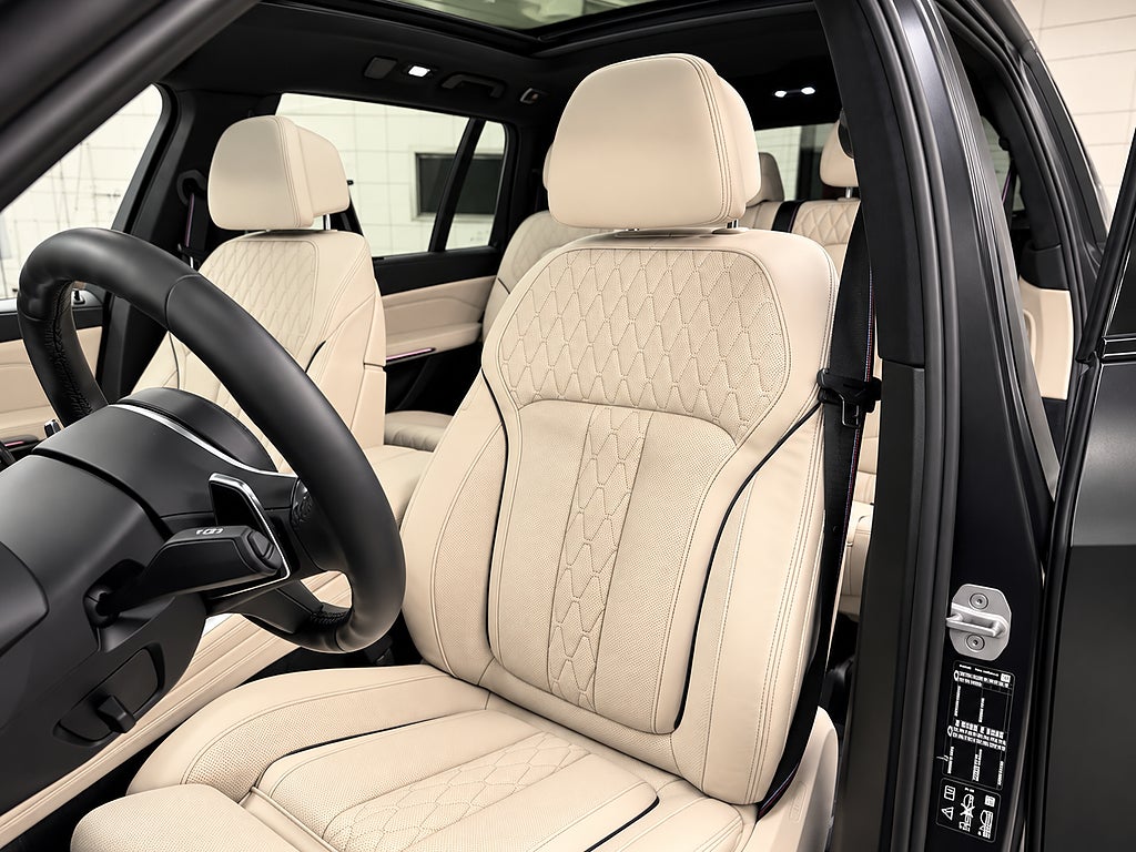 BMW X7 2022 - miniatyr 10