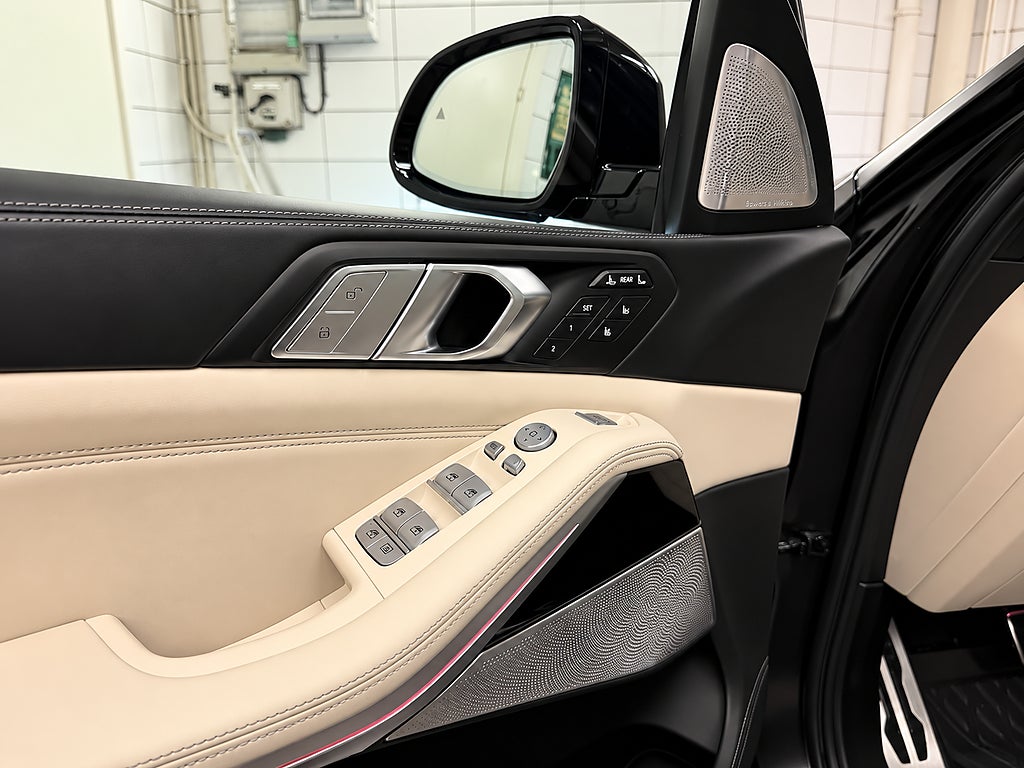 BMW X7 2022 - miniatyr 11