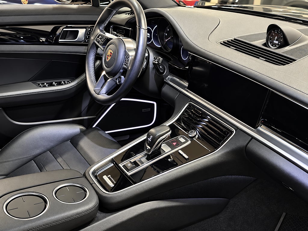 Porsche Panamera 2019 - miniatyr 10