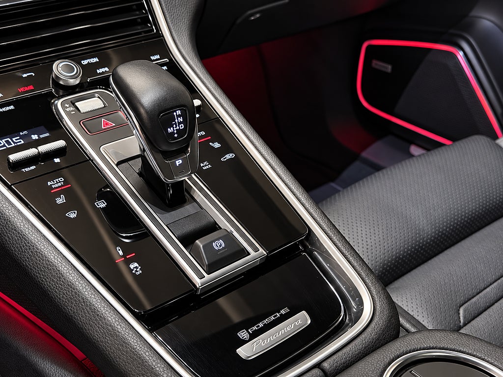 Porsche Panamera 2019 - miniatyr 12