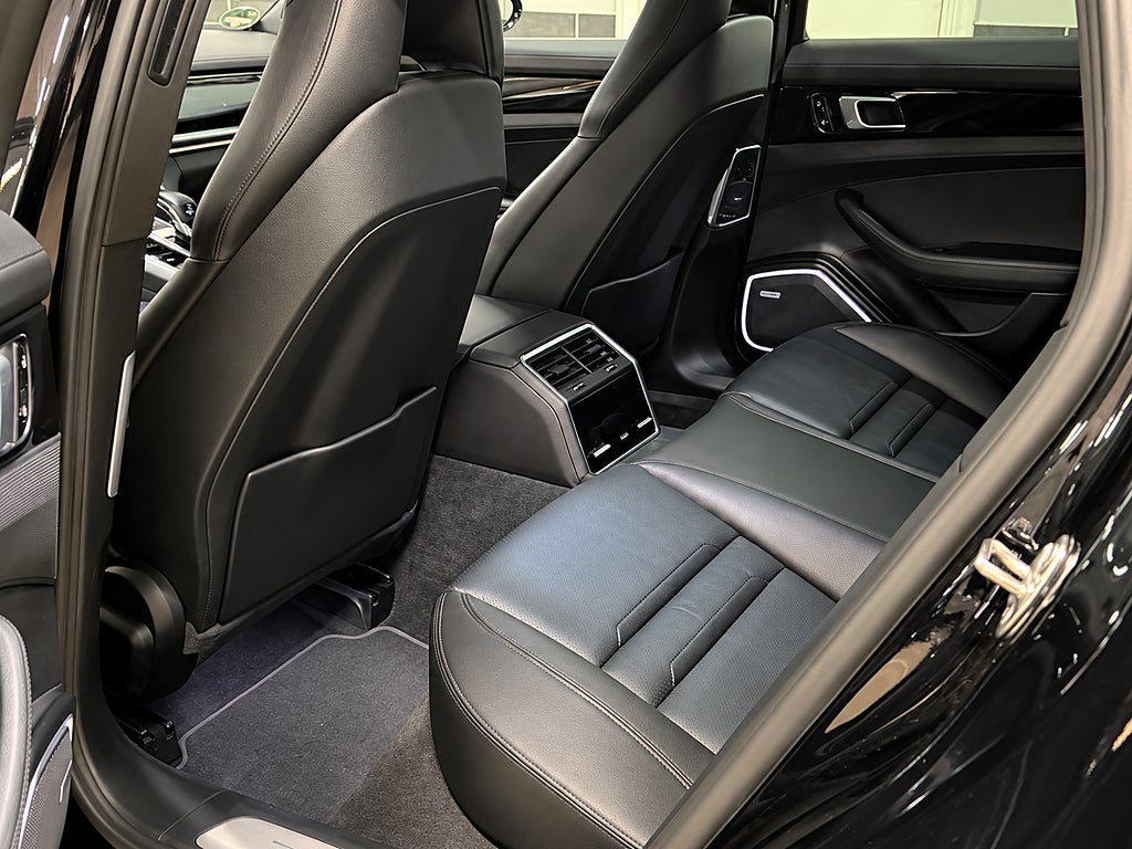 Porsche Panamera 2019 - miniatyr 8