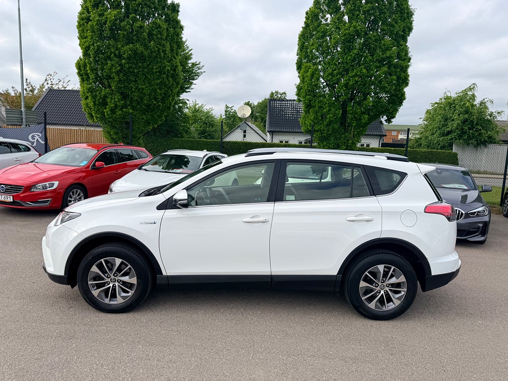 Toyota RAV4 2018 - miniatyr 2