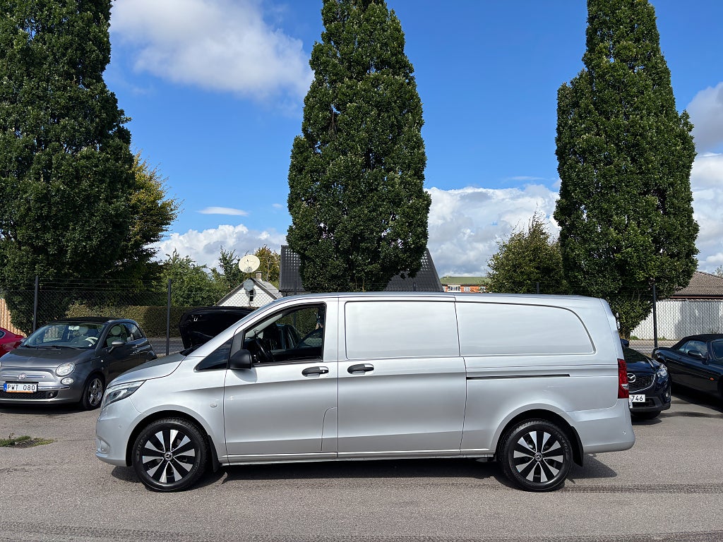 Mercedes-Benz Vito 2022 - miniatyr 2