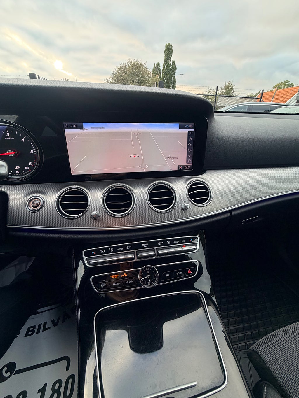 Mercedes-Benz E 2018 - miniatyr 14