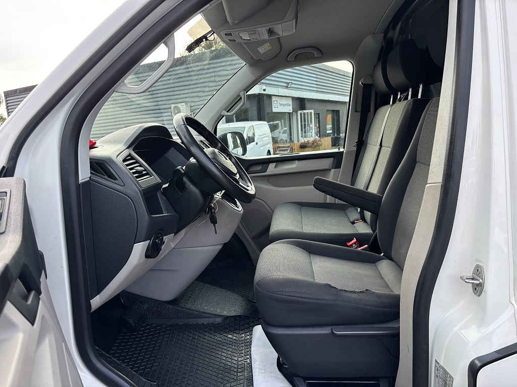 Volkswagen Transporter 2019 - miniatyr 8