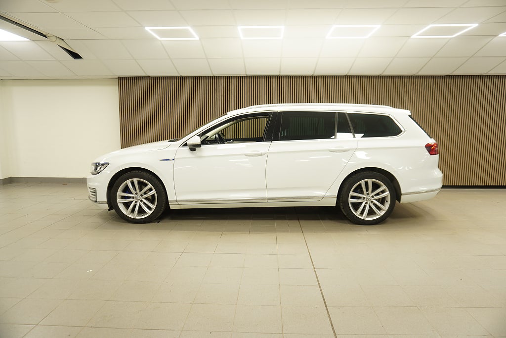 Volkswagen Passat 2018 - miniatyr 5