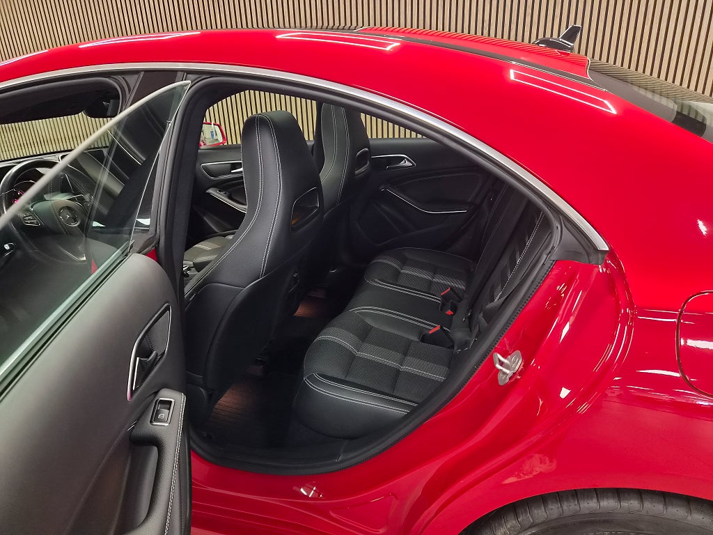 Mercedes-Benz CLA220 d 2018 - miniatyr 7