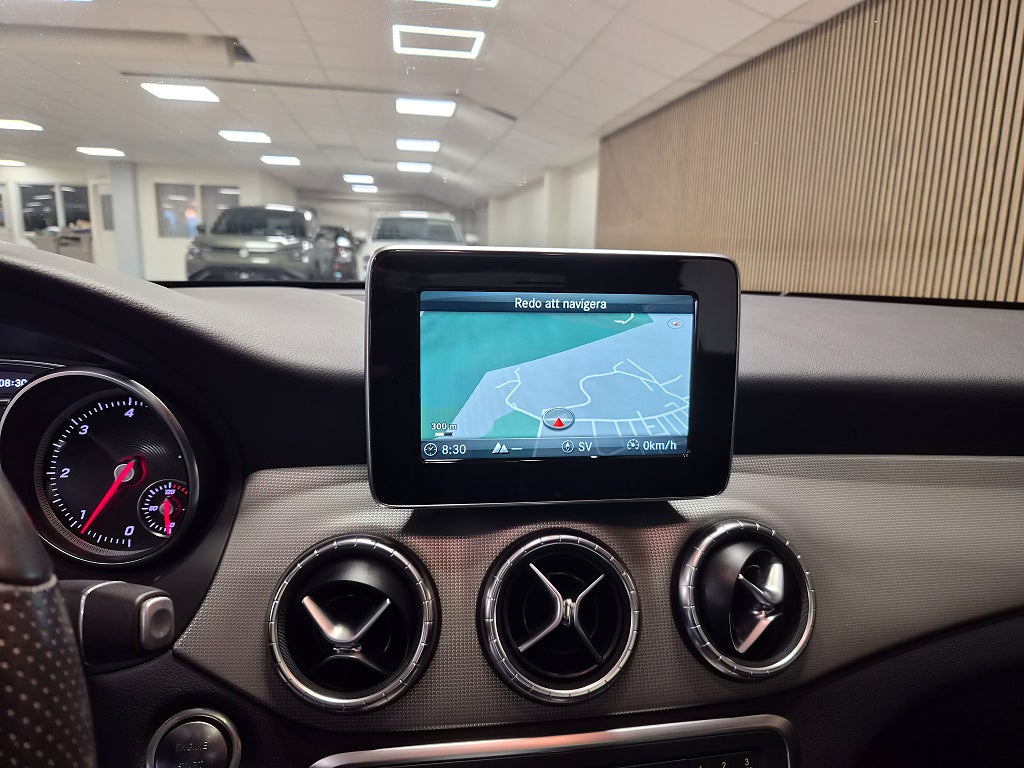 Mercedes-Benz CLA220 d 2018 - miniatyr 9