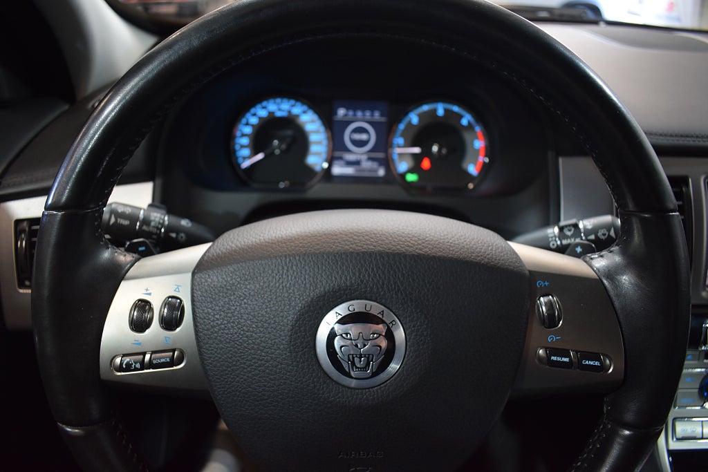 Jaguar XF 2011 - miniatyr 15