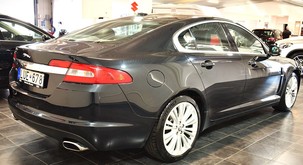 Jaguar XF 2011 - miniatyr 3