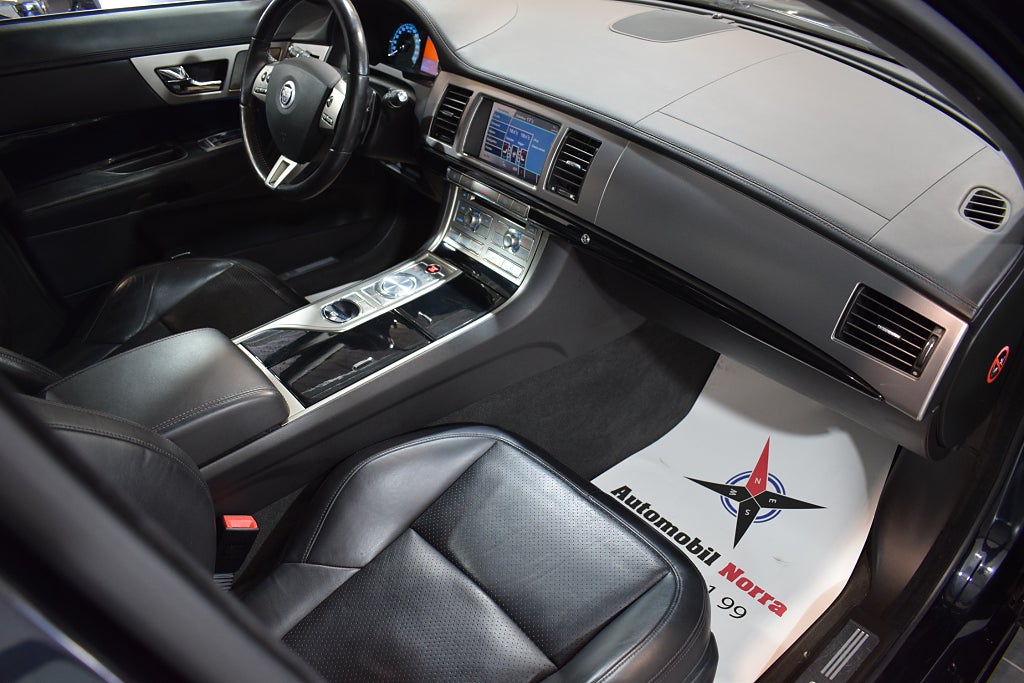Jaguar XF 2011 - miniatyr 6